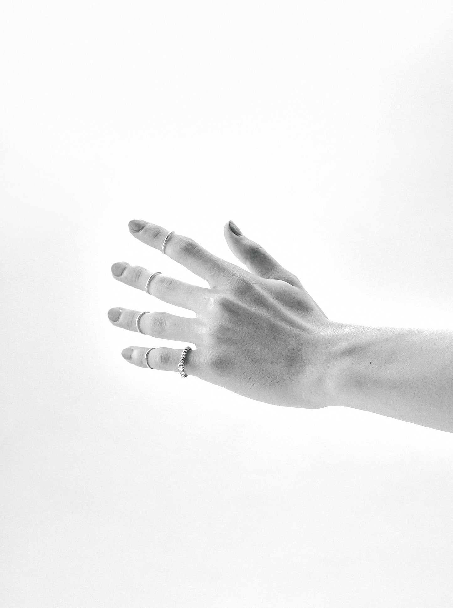 thin rings <t-002>