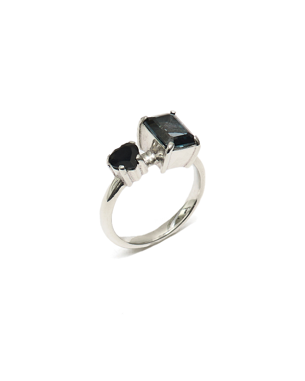 London Blue Topaz + Heart Onyx Ring <l-001>