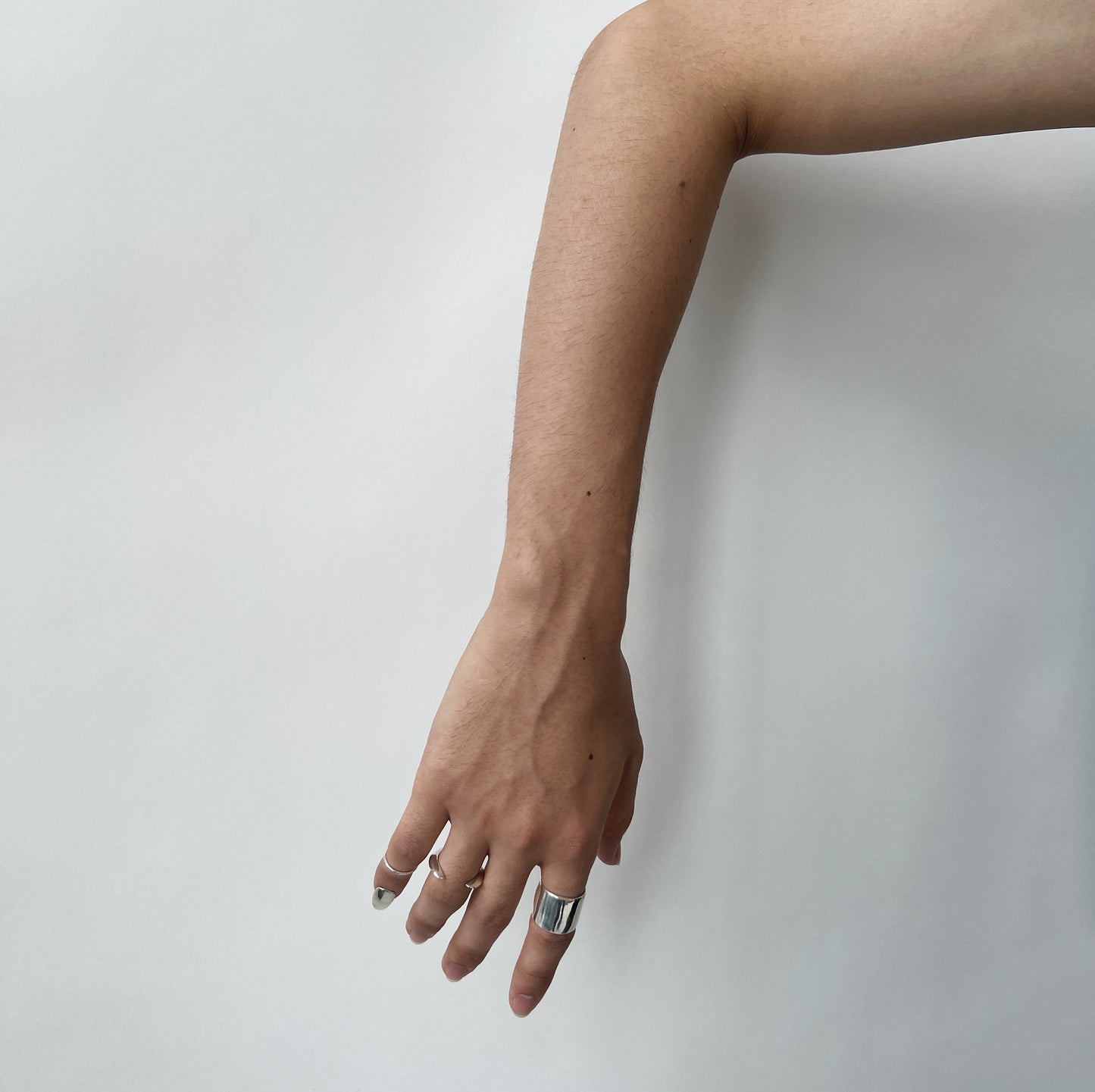 sharp ring cuff<s-002>