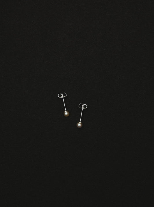 mini akoya pearl earring <m-002>