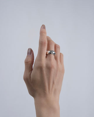 Curves Ring <c-001>